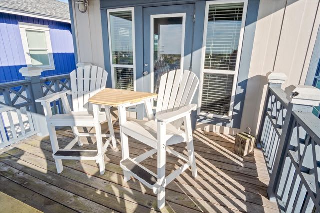 2205 Nelson Avenue, Port Bolivar, TX 77650