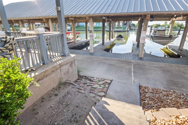 2205 Nelson Avenue, Port Bolivar, TX 77650