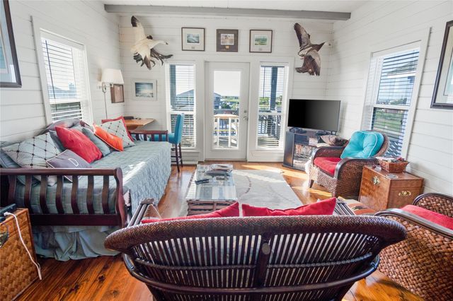 2205 Nelson Avenue, Port Bolivar, TX 77650