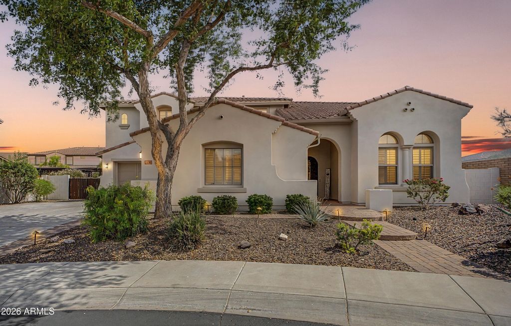 13091 W CHUCKS Avenue, Peoria, AZ 85383 — exterior