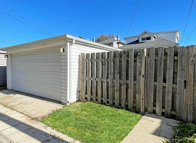 929 Harlem Avenue, Forest Park, IL 60130