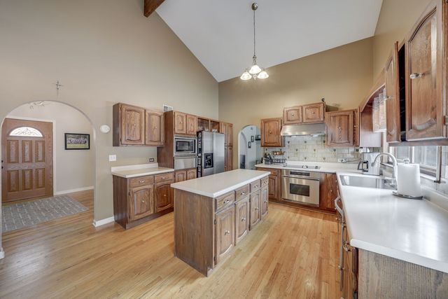 254 Bunting Lane, Bloomingdale, IL 60108