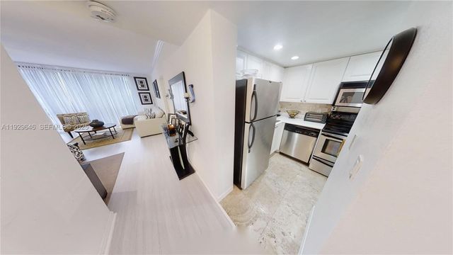 800 West Ave 614, Miami Beach, FL 33139