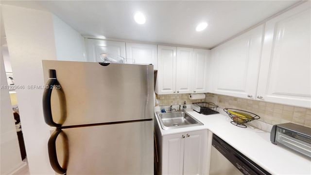 800 West Ave 614, Miami Beach, FL 33139