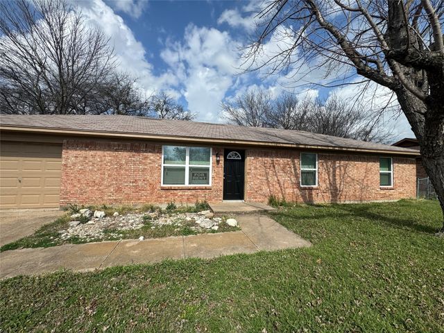 111 Minnie Drive, Itasca, TX 76055