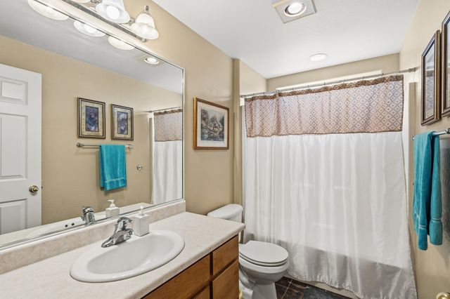 1240 Shafer Lane, Medford, OR 97501