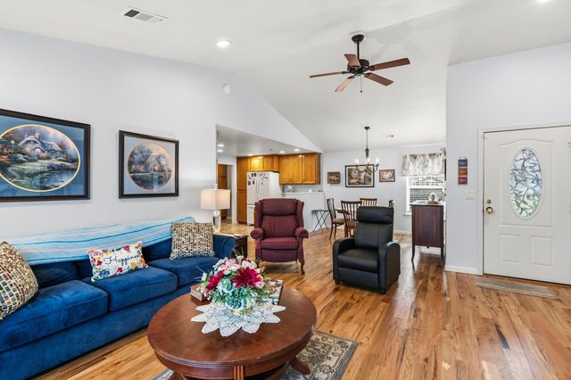 1240 Shafer Lane, Medford, OR 97501