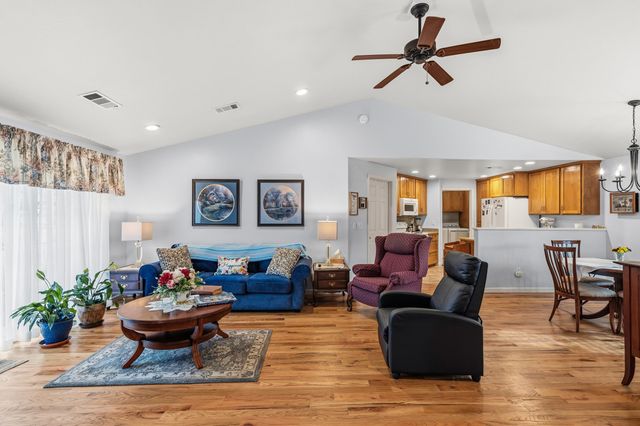 1240 Shafer Lane, Medford, OR 97501