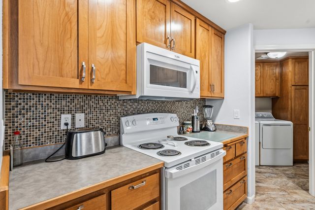 1240 Shafer Lane, Medford, OR 97501