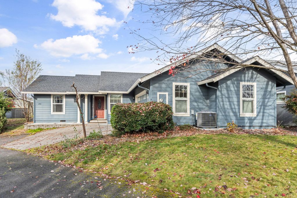 1240 Shafer Lane, Medford, OR 97501