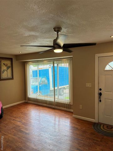 3208 Comanche Avenue, Flint, MI 48507