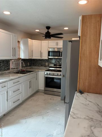 3208 Comanche Avenue, Flint, MI 48507