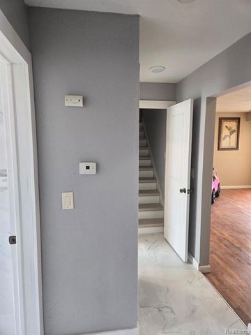 3208 Comanche Avenue, Flint, MI 48507