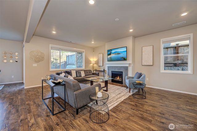 28902 239th Avenue SE, Maple Valley, WA 98010