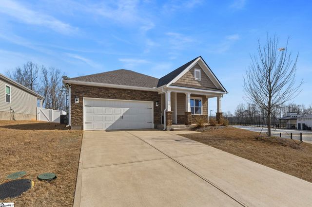 120 Emerald Creek Avenue, Greer, SC 29651