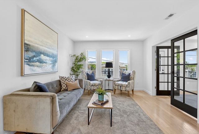 19 High St. 2, Somerville, MA 02144