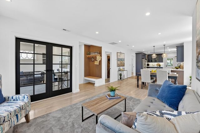 19 High St. 2, Somerville, MA 02144