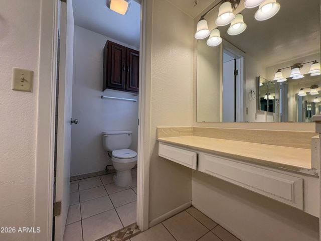 7556 W TURNEY Avenue, Phoenix, AZ 85033
