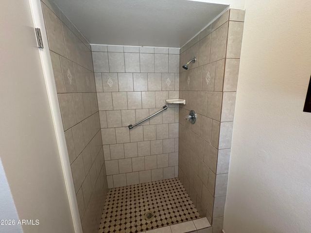 7556 W TURNEY Avenue, Phoenix, AZ 85033