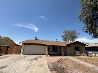 7556 W TURNEY Avenue, Phoenix, AZ 85033