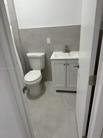 111 SW 8th Ct 1-2, Hallandale Beach, FL 33009