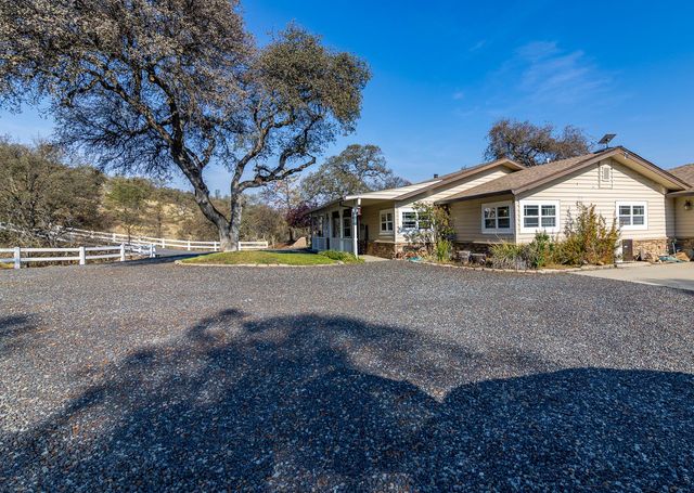 2155 El Faro Way, La Grange, CA 95329