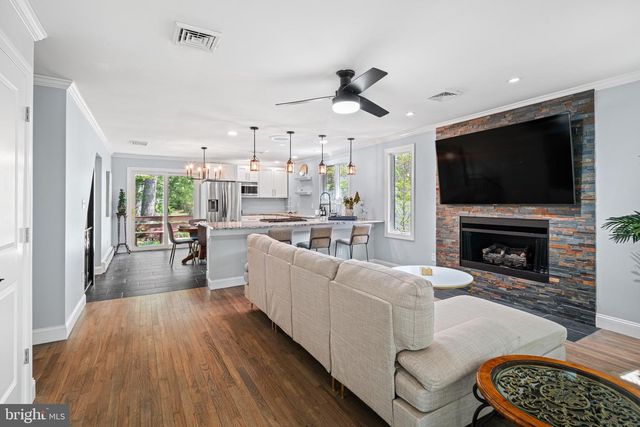 715 MASSACHUSETTS AVE, Somers Point, NJ 08244