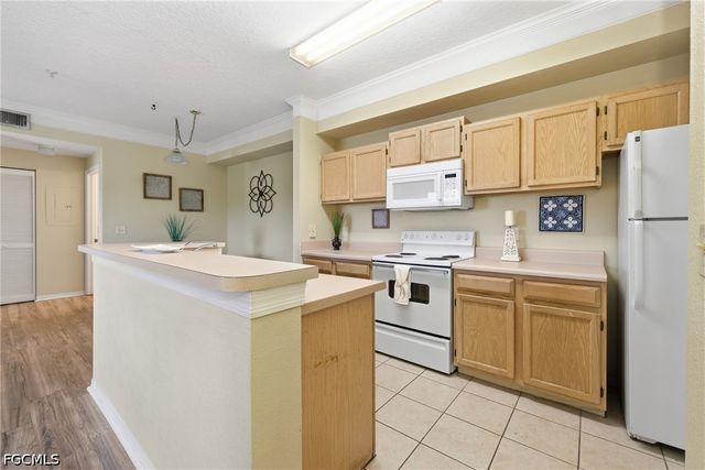 11510 Villa Grand 421, Fort Myers, FL 33913