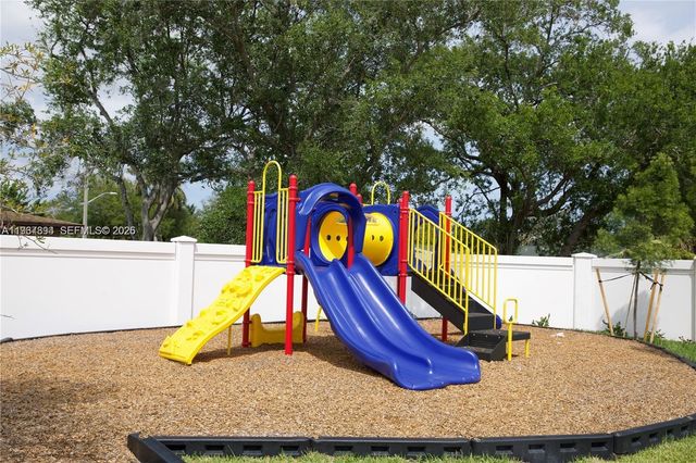 5001 Peacock Way 5001, Dania Beach, FL 33312