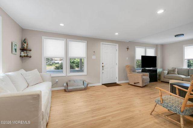 29 Tindall Road, Middletown, NJ 07748
