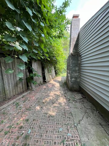 2594 Saint Paul Street, Indianapolis, IN 46203