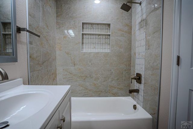 1605 E 10th St, Pueblo, CO 81001