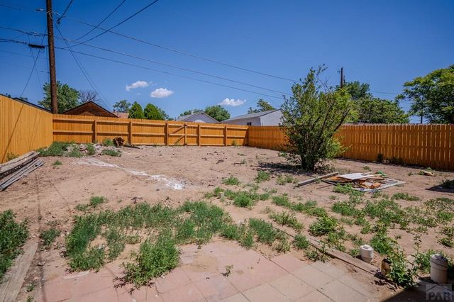1605 E 10th St, Pueblo, CO 81001