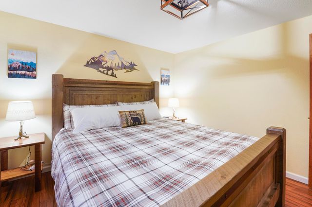 17704 Rogue Lane, Sunriver, OR 97707