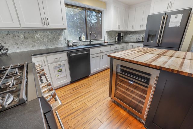 17704 Rogue Lane, Sunriver, OR 97707