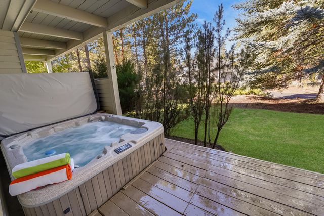 17704 Rogue Lane, Sunriver, OR 97707