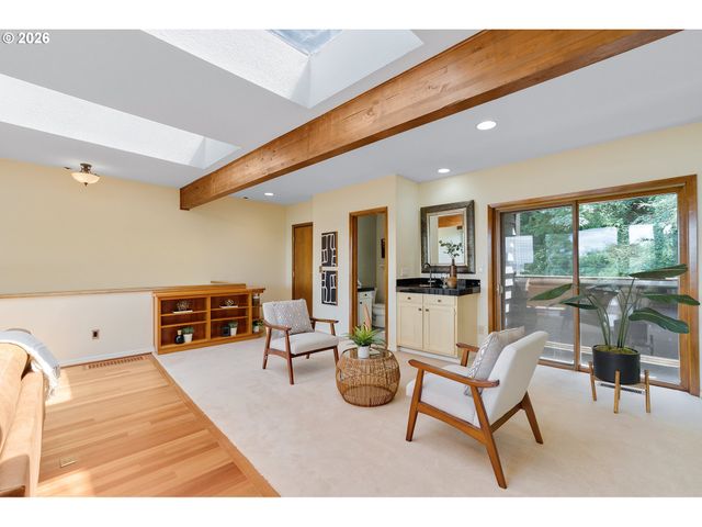 2206 Sw HOFFMAN Ave, Portland, OR 97201