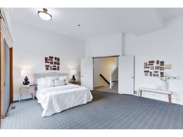 2206 Sw HOFFMAN Ave, Portland, OR 97201