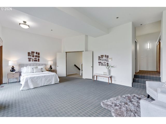 2206 Sw HOFFMAN Ave, Portland, OR 97201