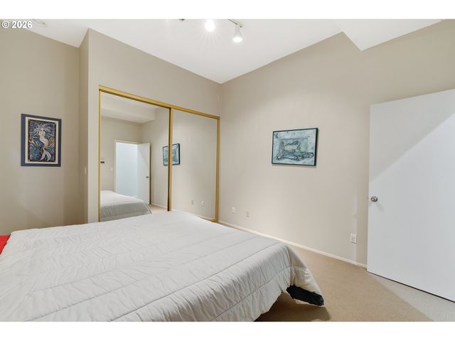 2206 Sw HOFFMAN Ave, Portland, OR 97201