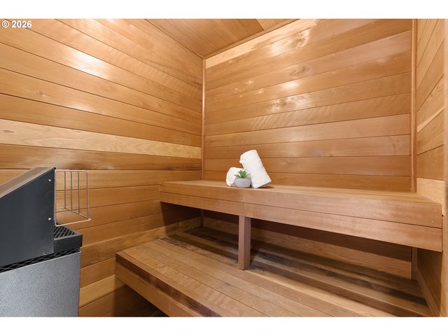 2206 Sw HOFFMAN Ave, Portland, OR 97201