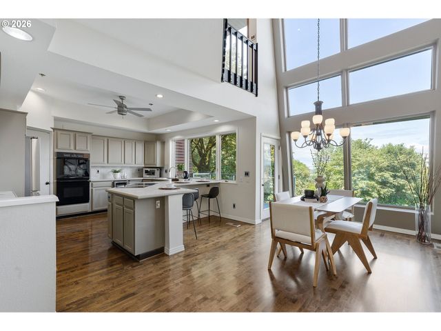 2206 Sw HOFFMAN Ave, Portland, OR 97201