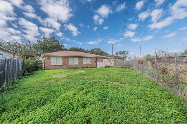 124 N Washington Street, Texas City, TX 77591