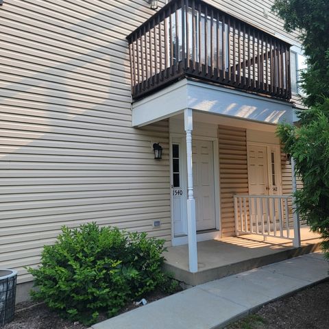 1540 Hickory Road 1540, Woodstock, IL 60098