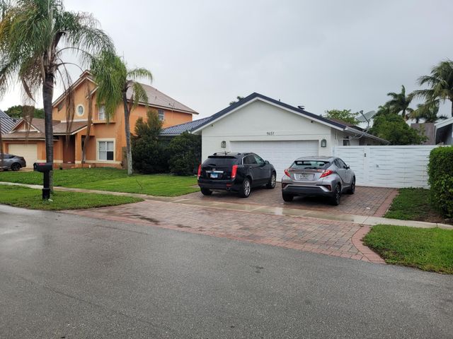 9651 SW 9th Court, Pembroke Pines, FL 33025