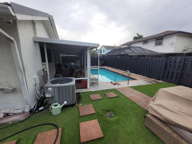 9651 SW 9th Court, Pembroke Pines, FL 33025