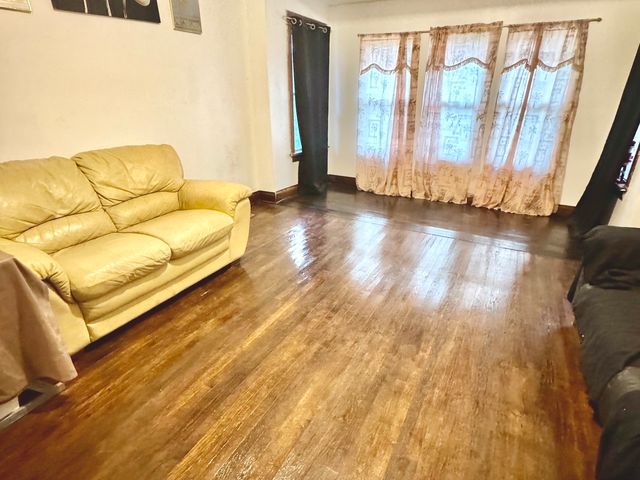 3424 W 64th Place, Chicago, IL 60629