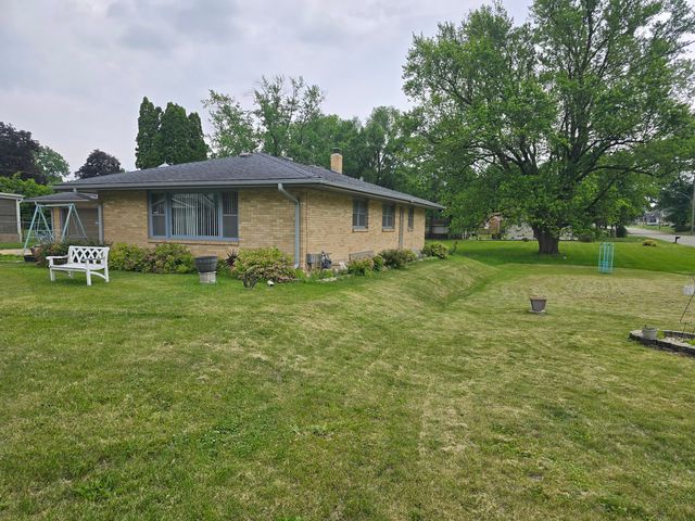 2916 School Street, Rockford, IL 61101