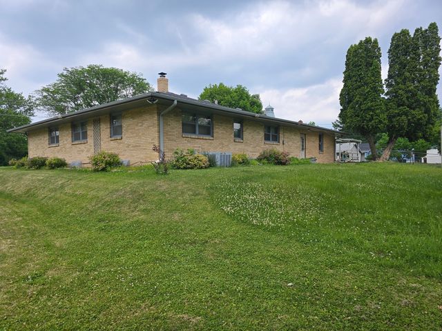 2916 School Street, Rockford, IL 61101