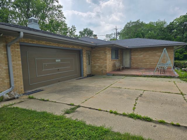 2916 School Street, Rockford, IL 61101